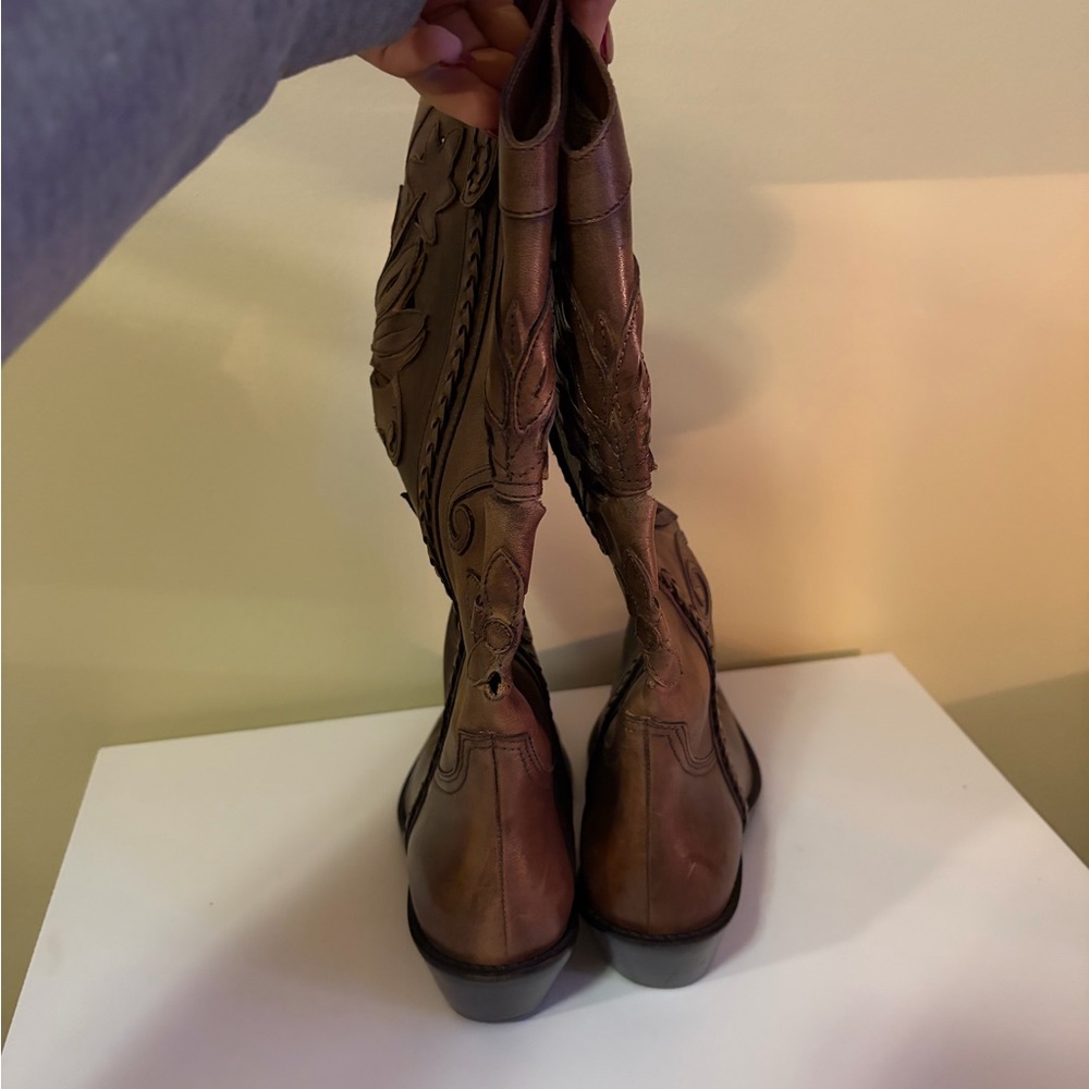Matisse Tan Leather Heeled Boots. Like-New - Picture 3 of 6